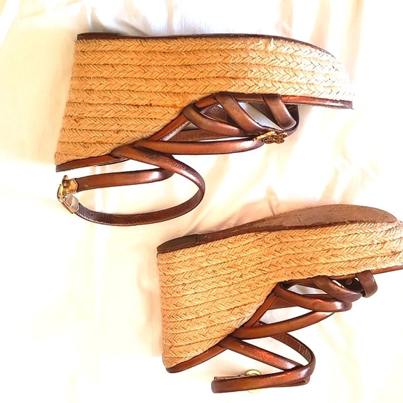 Louis Vuitton Bronze strappy sandals - Picture 15 of 15